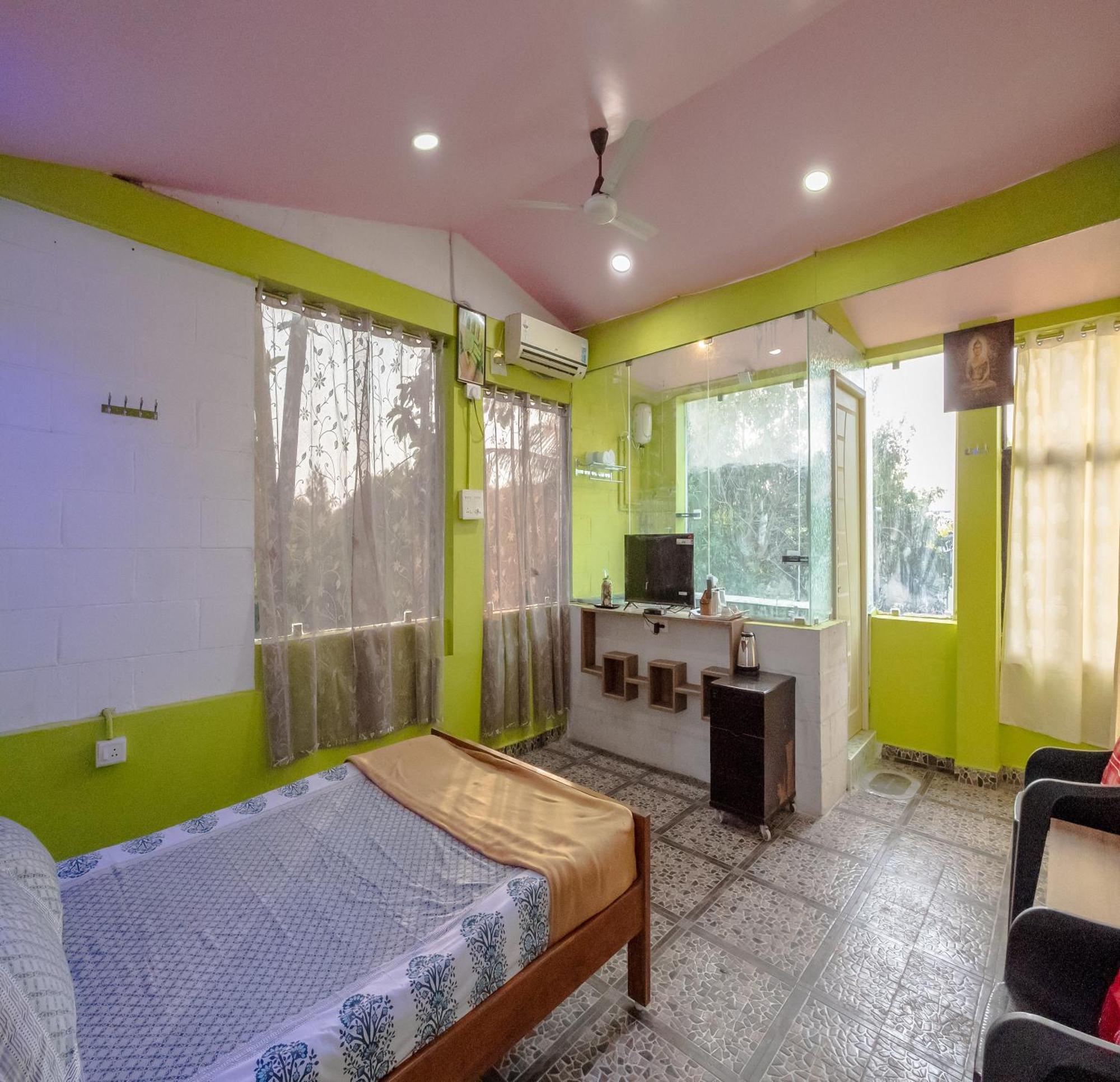 Ntr Garden Hotel Auroville Eksteriør billede