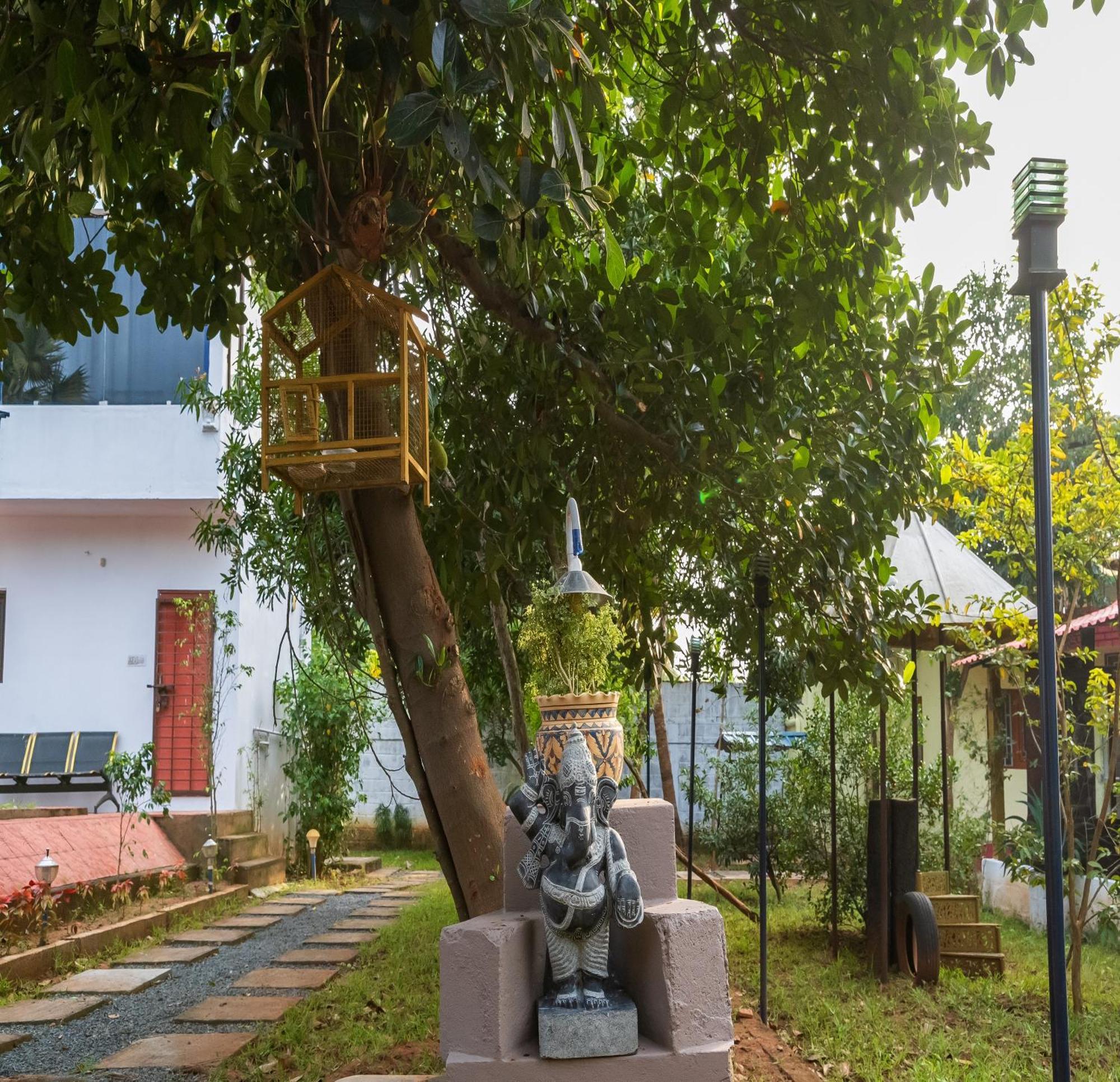 Ntr Garden Hotel Auroville Eksteriør billede